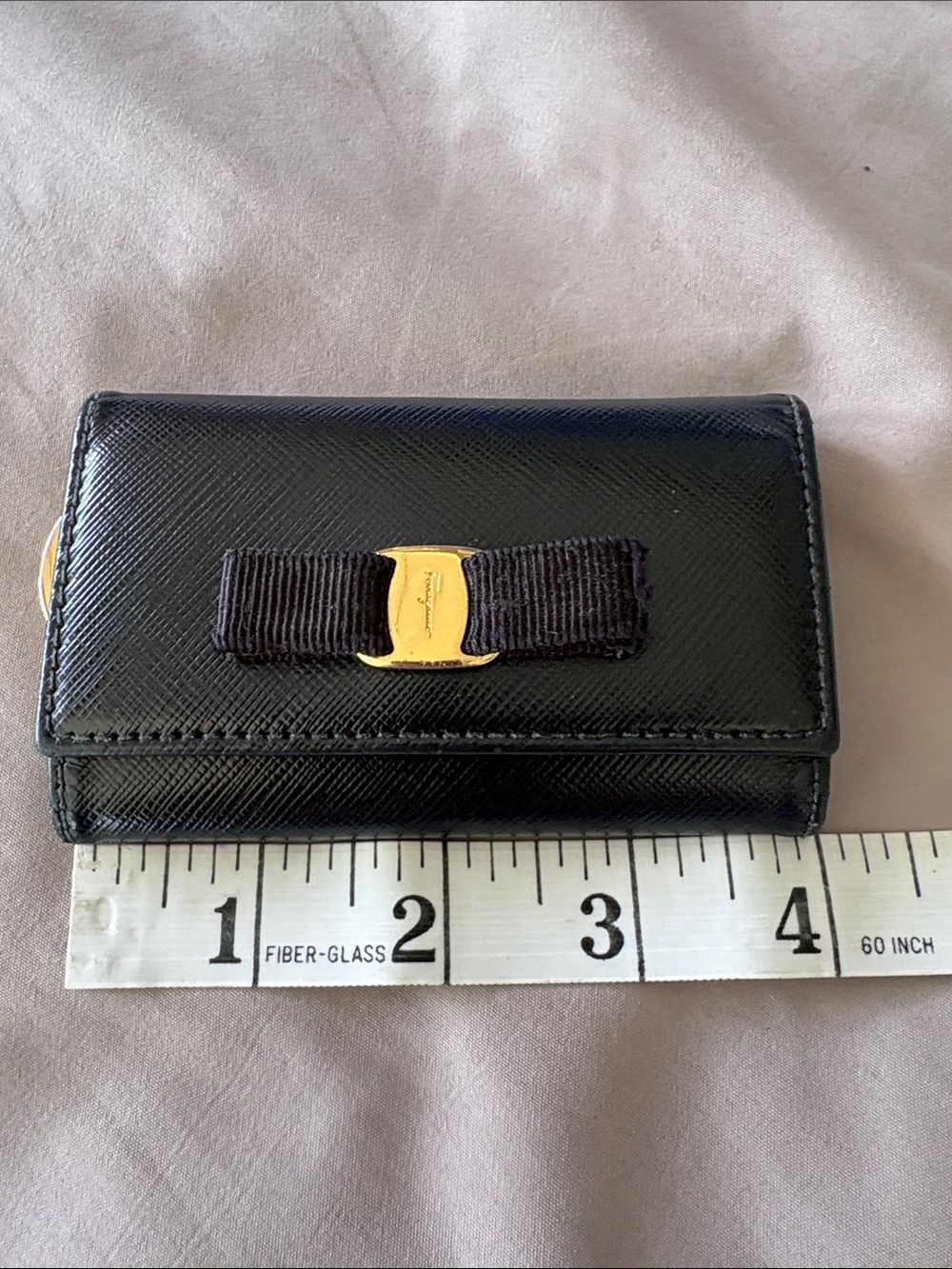 Salvatore Ferragamo Vara Bow Saffiano Leather 6 Key Holder Wallet Black Gold - Picture 9 of 15